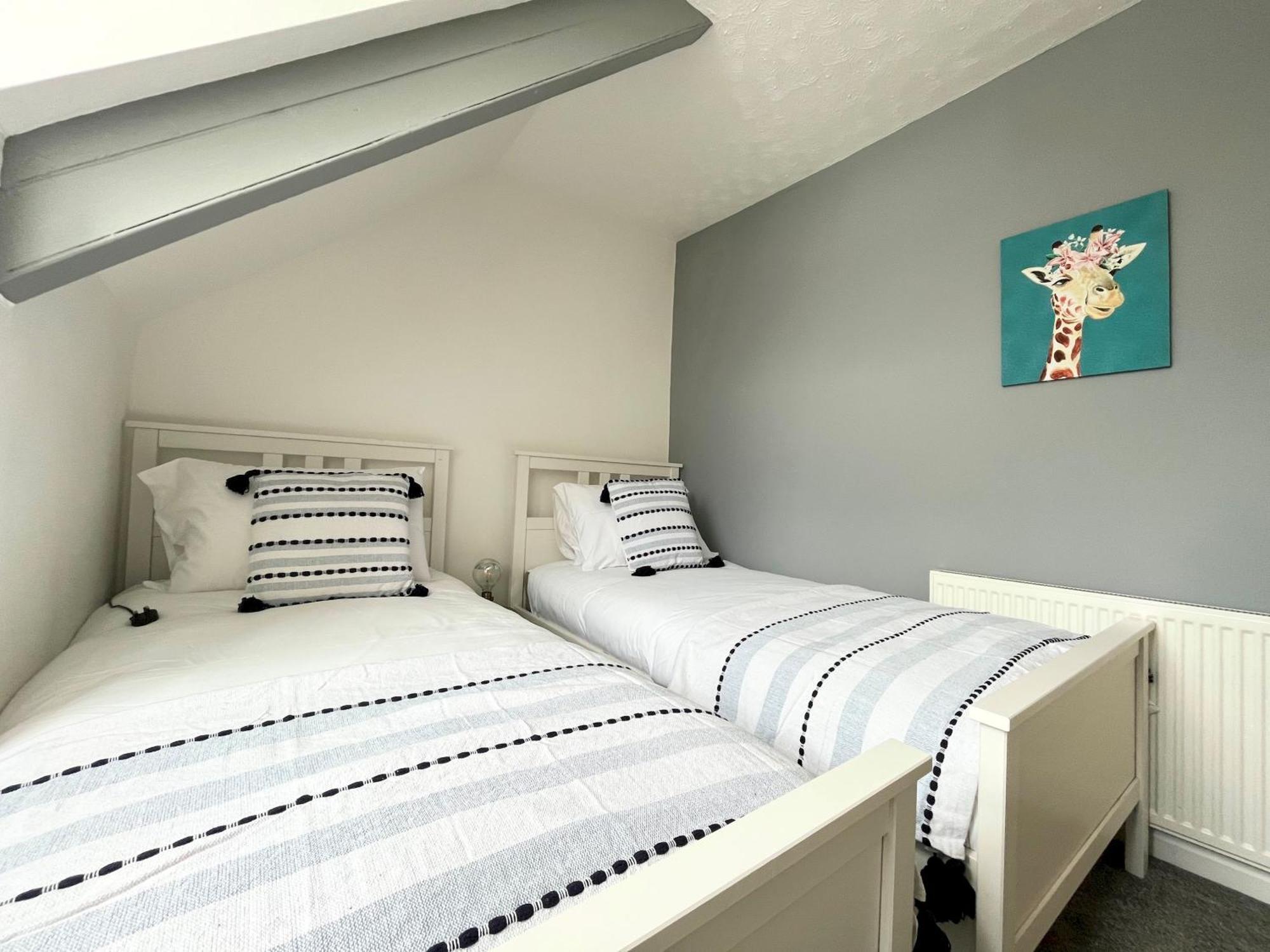 Spacious Home Near Seafront & Train Station 5 Bed Sleeps 10- Central بينزانس المظهر الخارجي الصورة