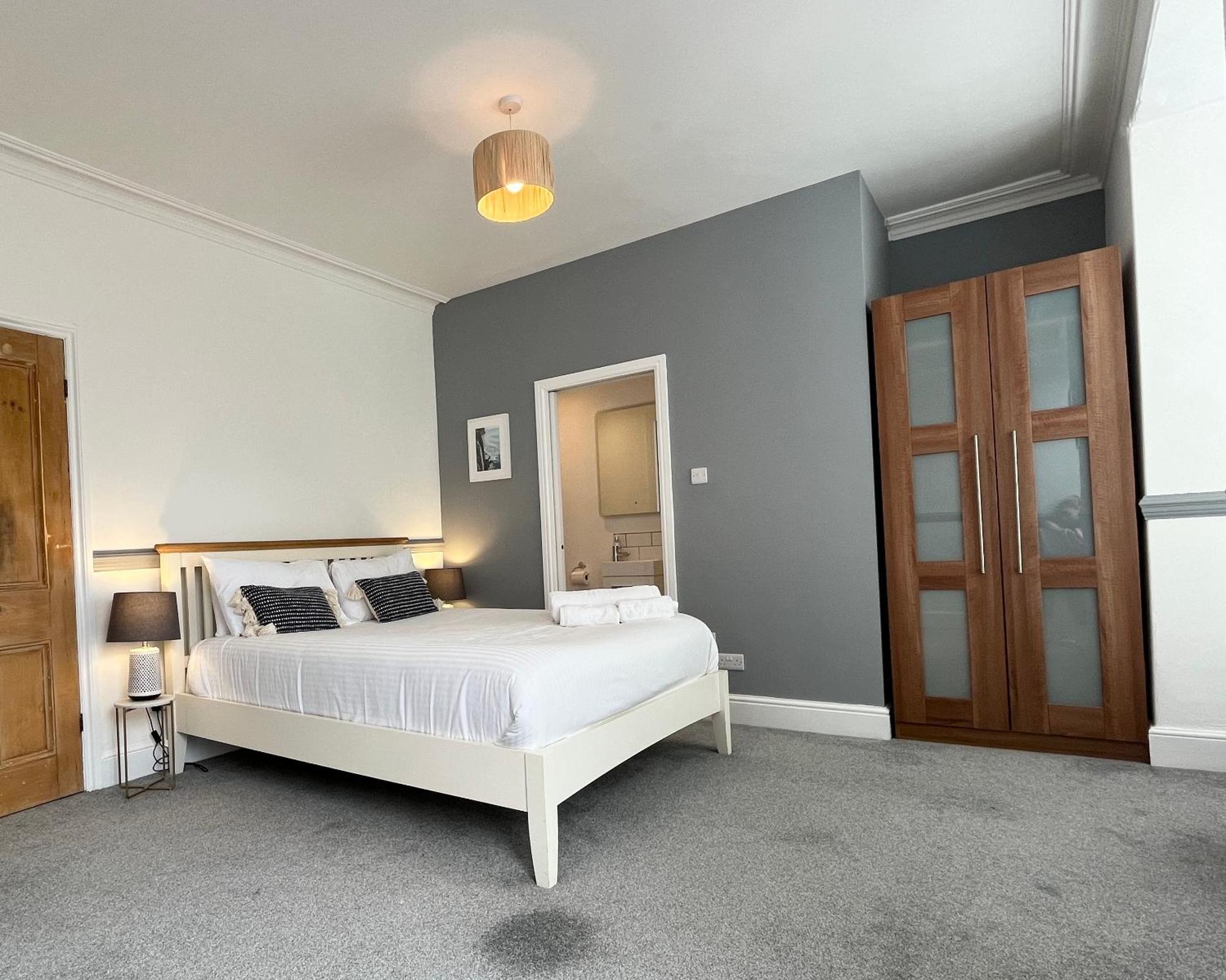 Spacious Home Near Seafront & Train Station 5 Bed Sleeps 10- Central بينزانس المظهر الخارجي الصورة